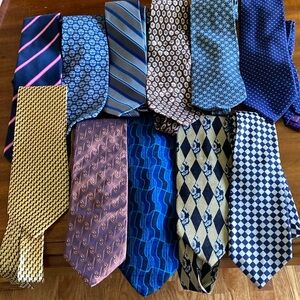 The bundle of 11 TIES ALL for $30 in excellent condition.